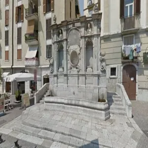 Foto de Fontana dei Caracciolo o di Bellerofonte